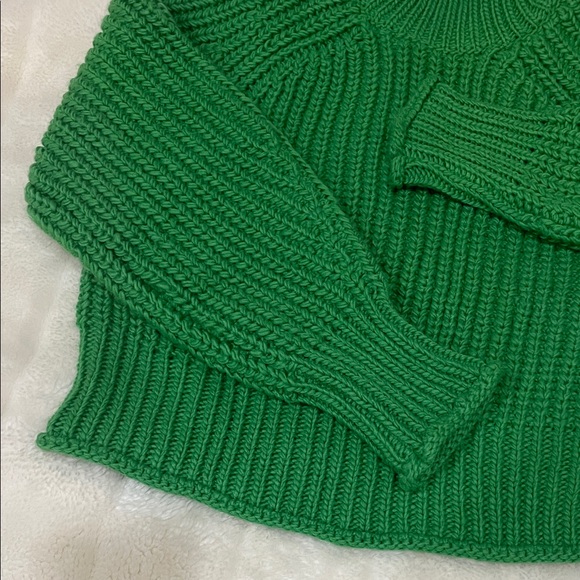 H&M Emerald Green Turtleneck Sweater - Picture 3 of 7
